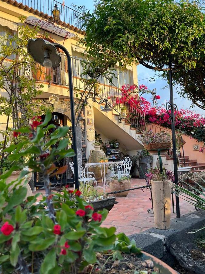 La Capanna Di Giuseppe E Maria Bed and Breakfast Taormina Exteriör bild